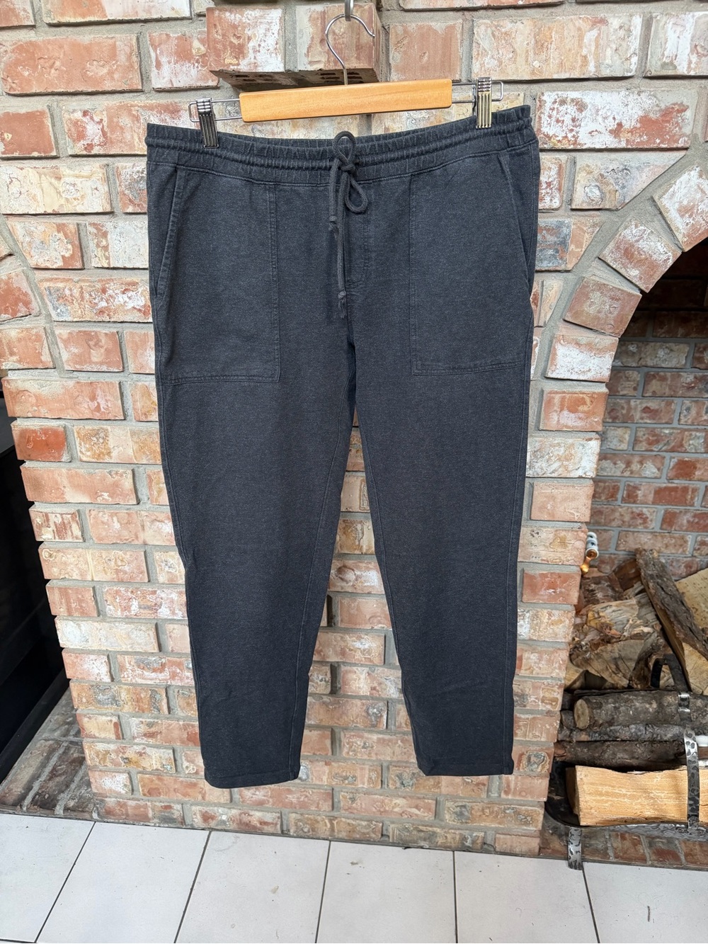Roots Dark Charcoal Drawstring Joggers - Sz Large